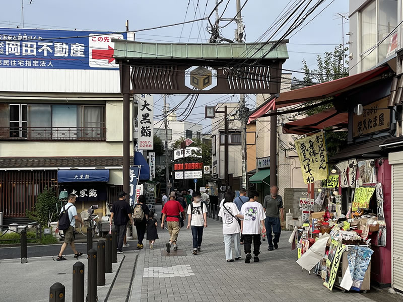 京成柴又駅前の風景