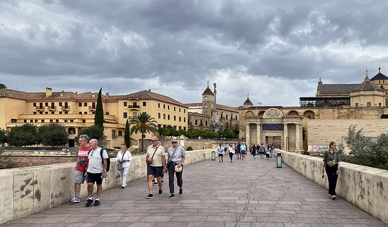 スペイン コルドバのローマ橋の上から見た風景