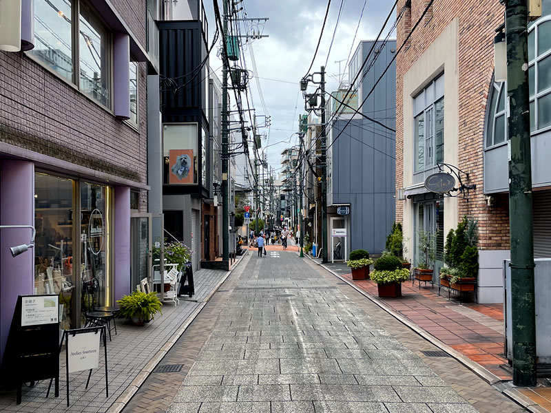 横浜元町仲通りの風景