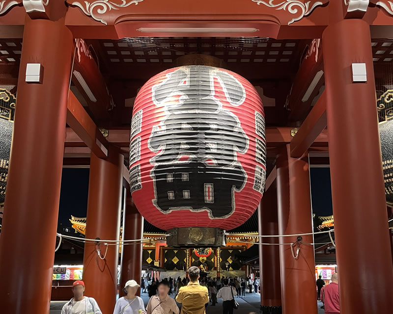 浅草寺宝蔵門の夜景