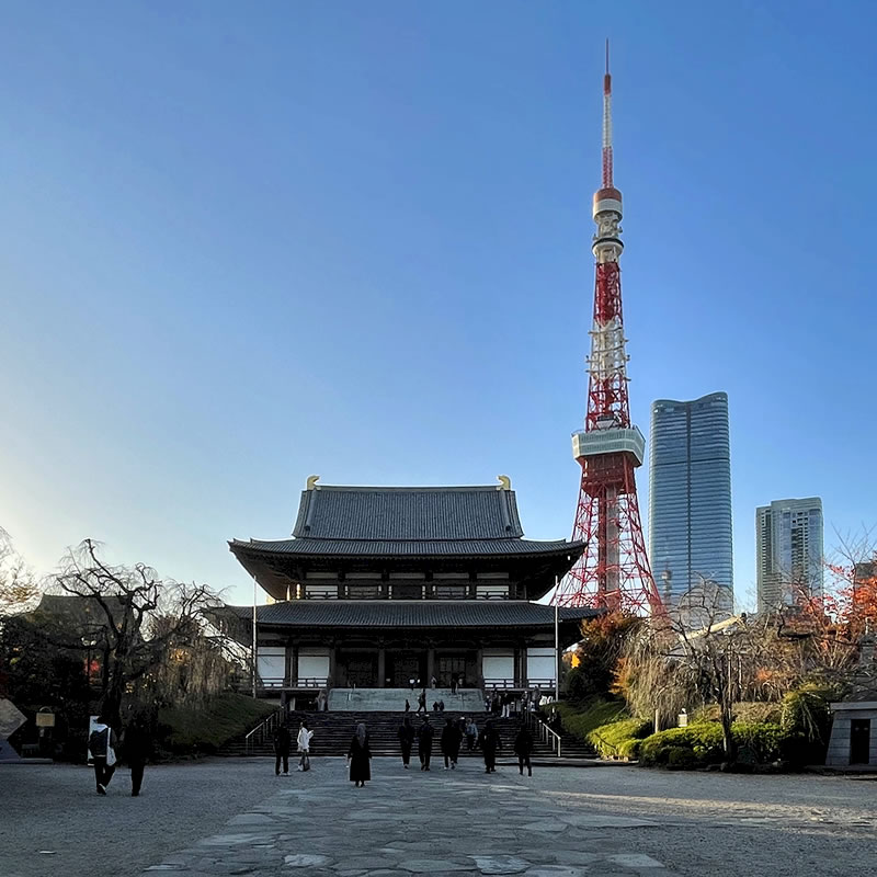 増上寺の境内から見た本堂