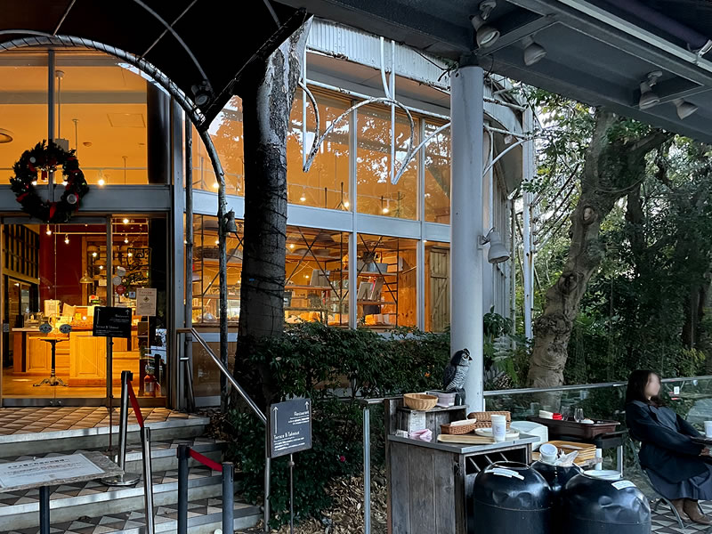 東京都港区 Le Pain Quotidien の外観