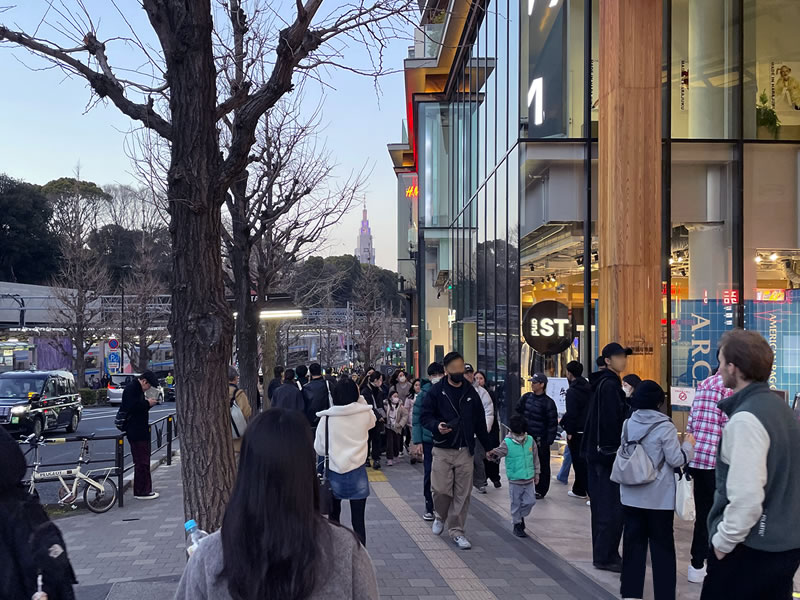 JR 原宿駅前から北のほうを見た風景